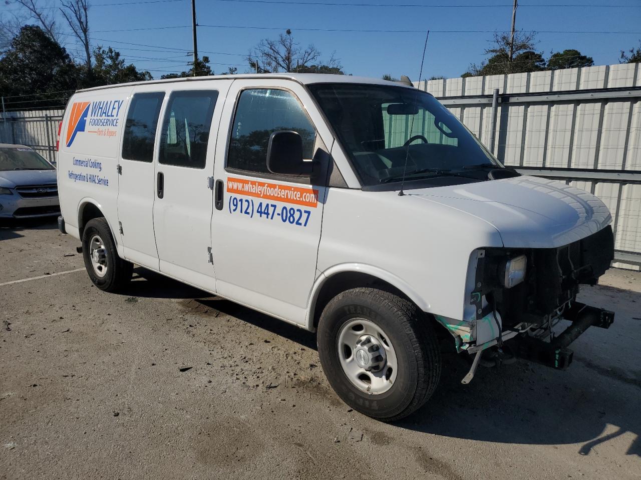 1GCWGAFG8H1242363 2017 Chevrolet Express G2500