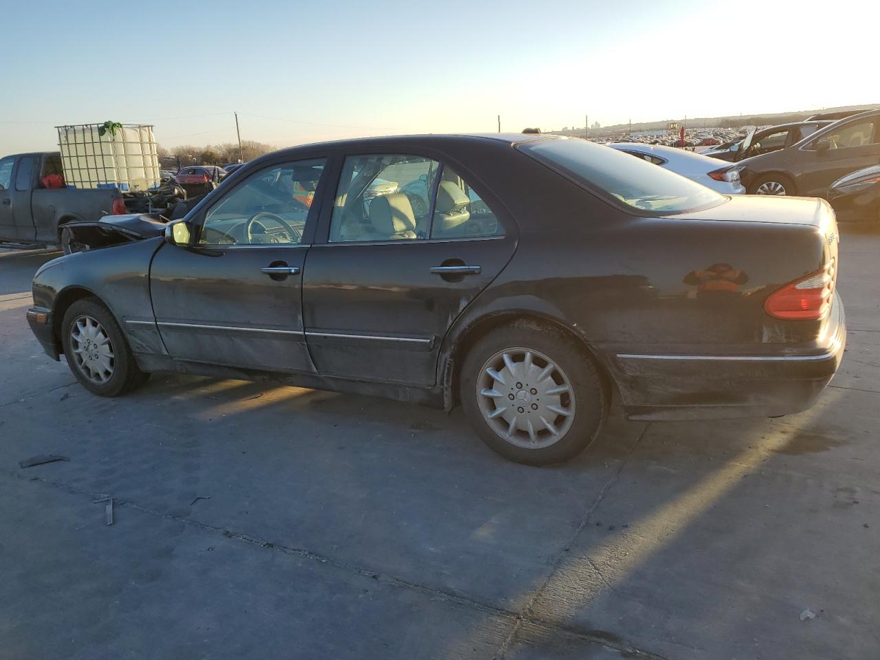 WDBJF65G0YA966557 2000 Mercedes-Benz E 320