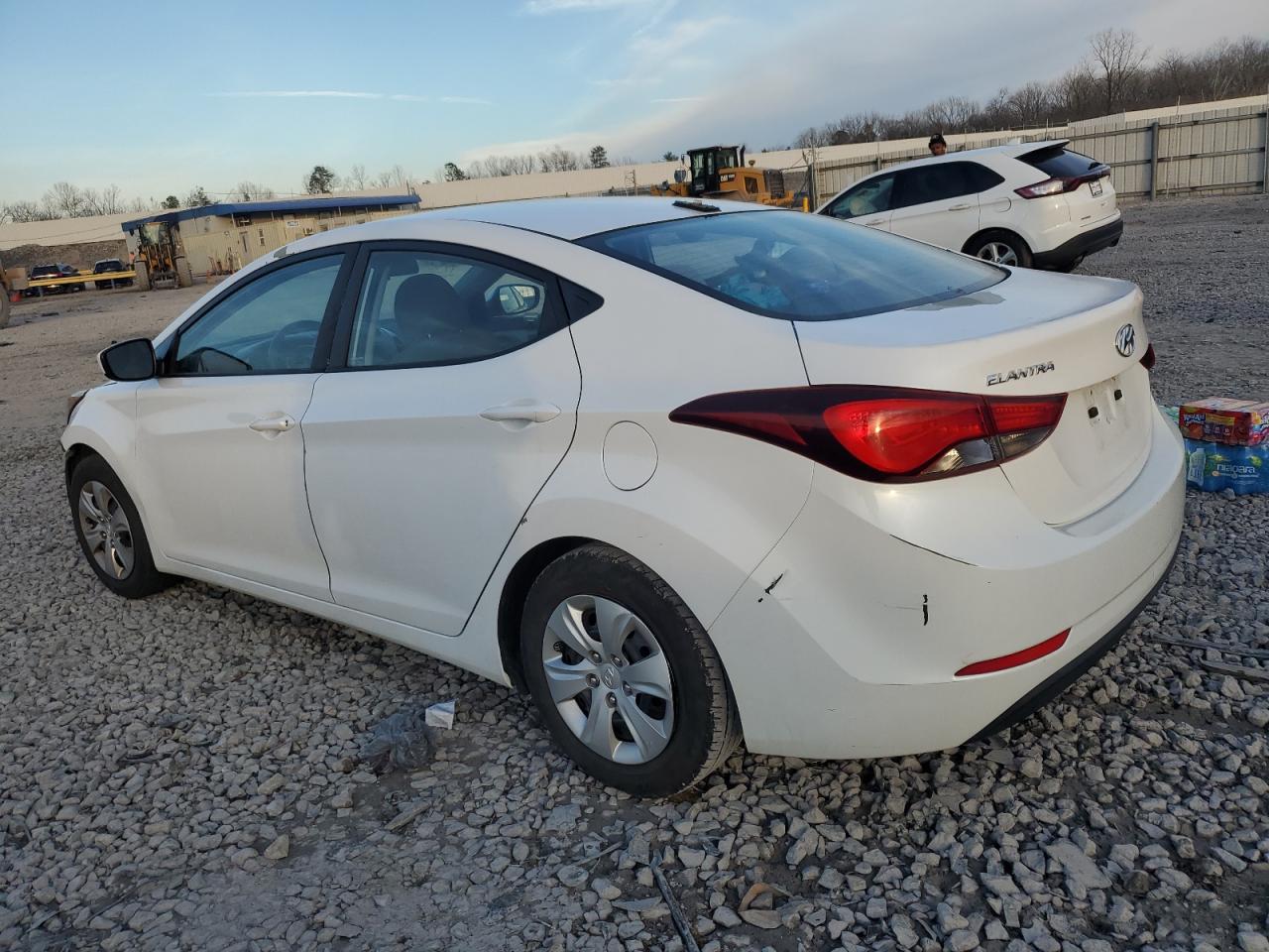 5NPDH4AE0GH704546 2016 Hyundai Elantra Se