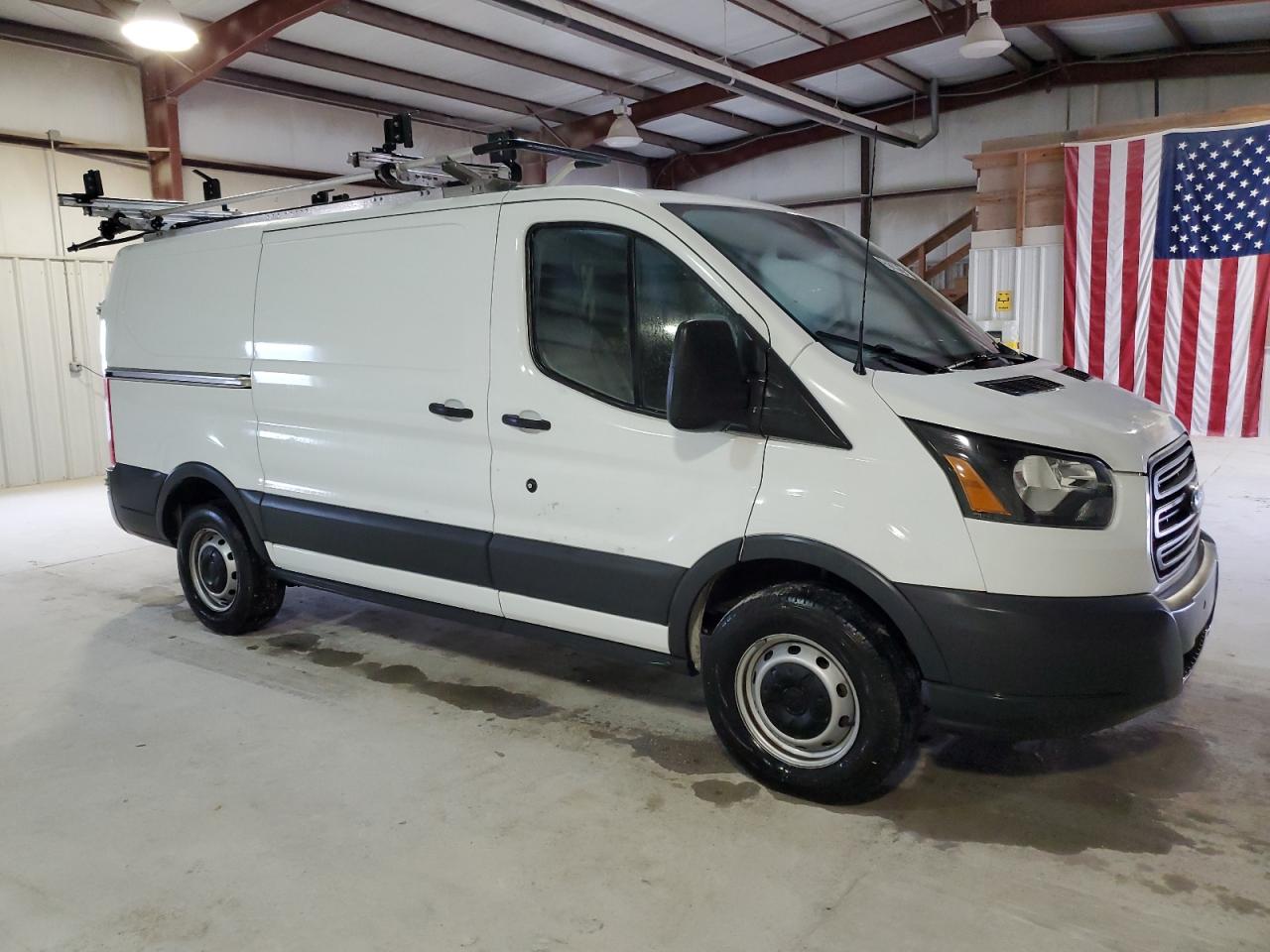 Lot #2489587325 2018 FORD TRANSIT T-