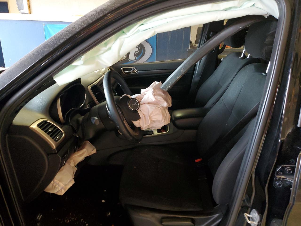 1C4RJFAG1HC862351 2017 Jeep Grand Cherokee Laredo