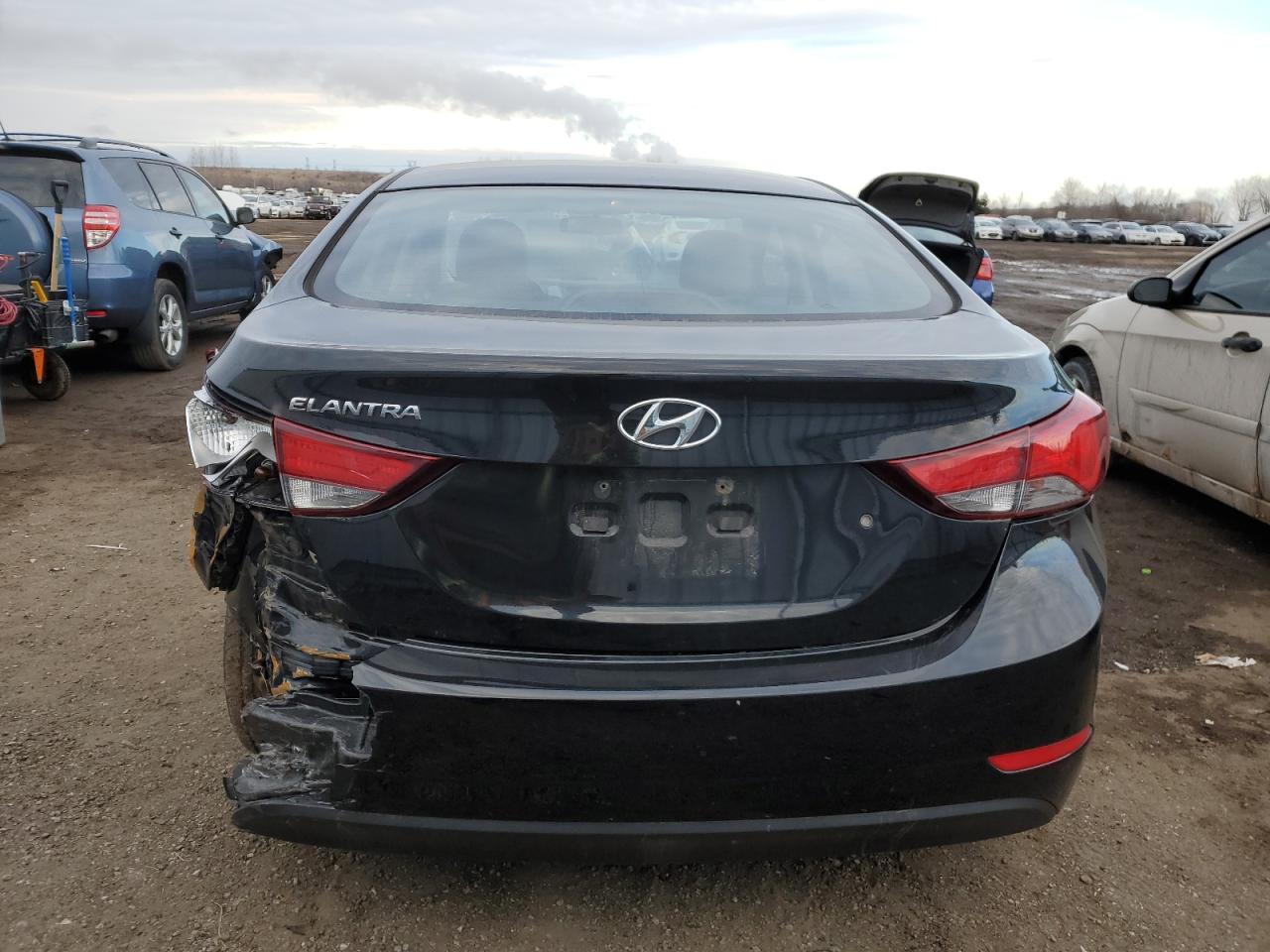 5NPDH4AE2GH661604 2016 Hyundai Elantra Se