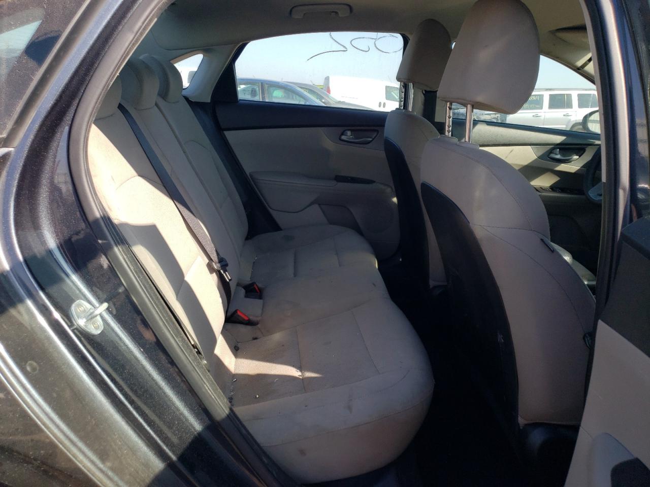 3KPF24ADXKE031621 2019 Kia Forte Fe