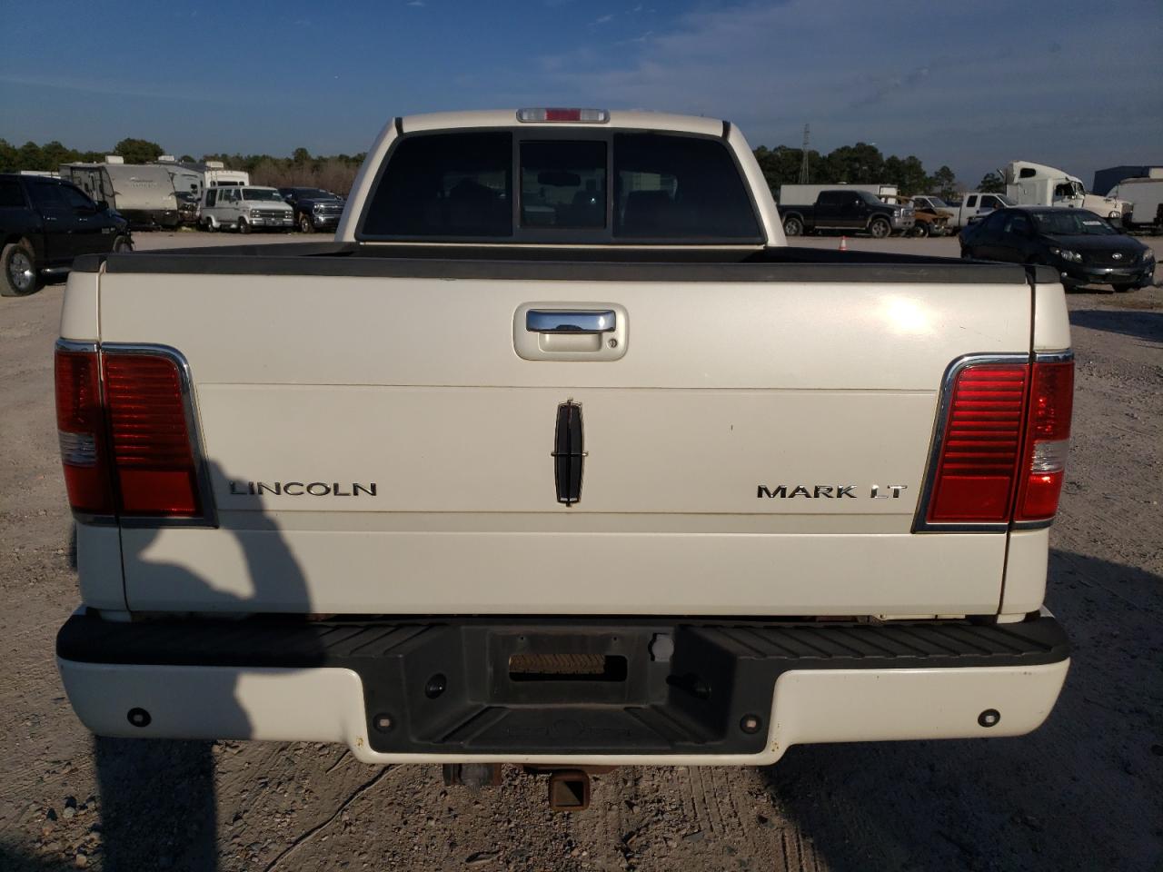 5LTPW16567FJ03840 2007 Lincoln Mark Lt