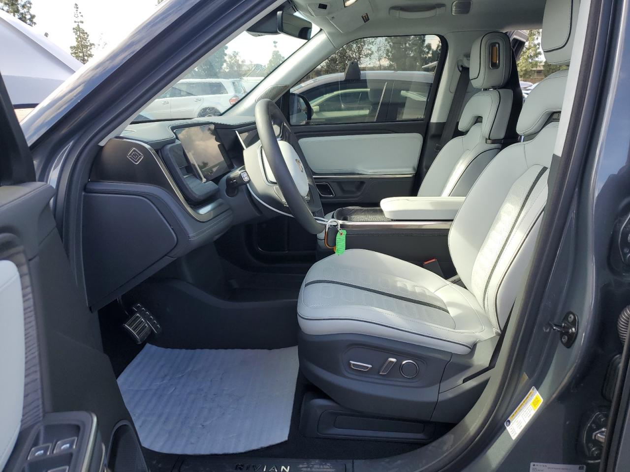 7PDSGABA6PN010375 RIVIAN R1S ADVENT 2023. Фото: 6