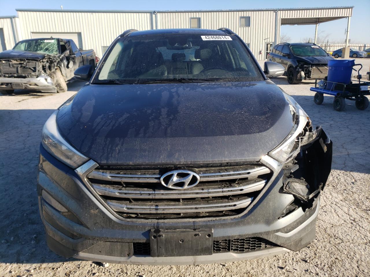 KM8J3CA22HU517815 2017 Hyundai Tucson Limited