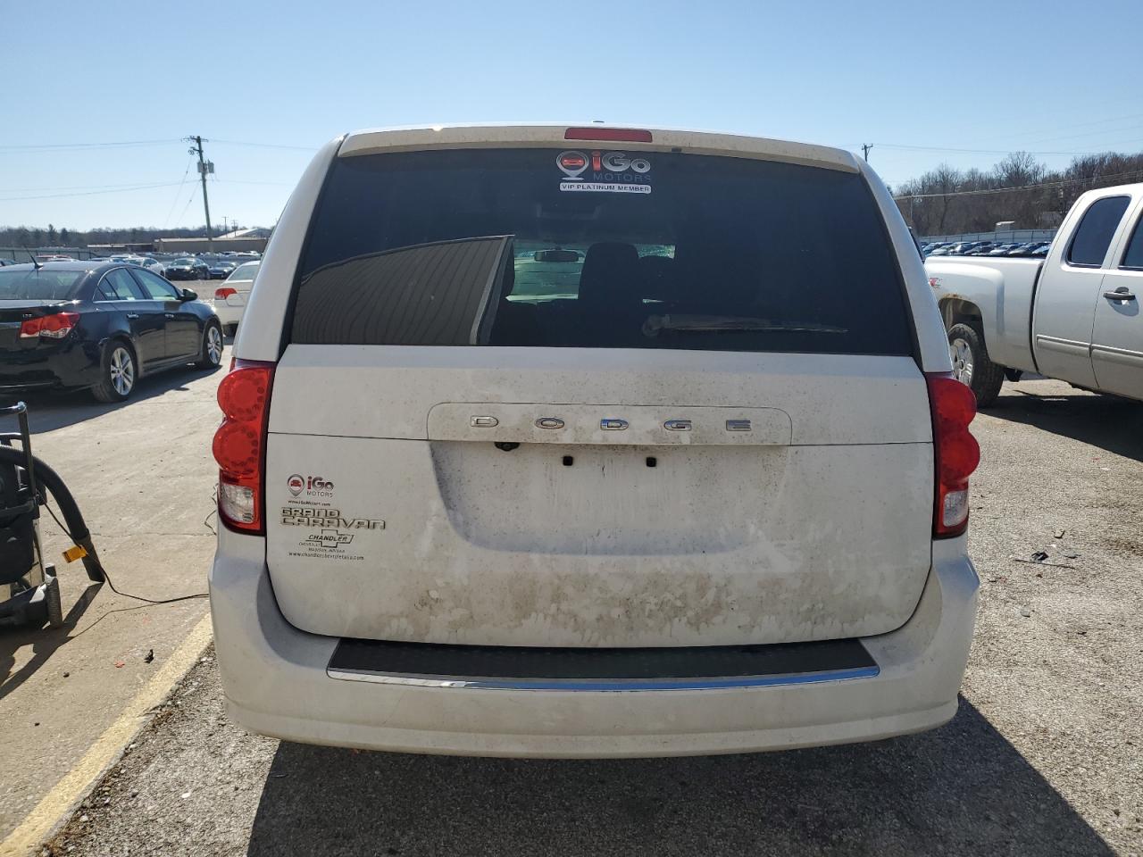 2C4RDGBG7JR225389 2018 Dodge Grand Caravan Se
