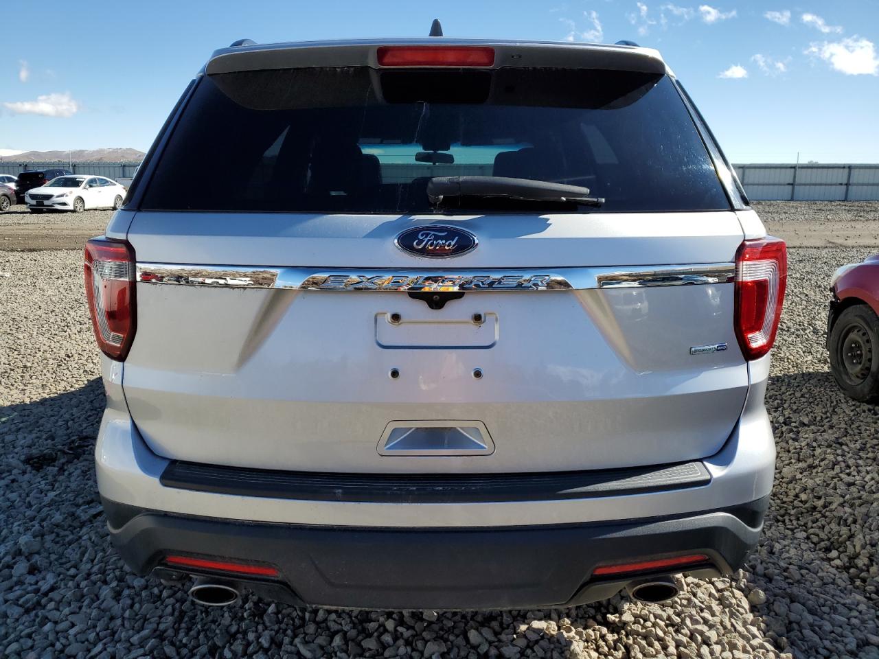 2018 Ford Explorer vin: 1FM5K8BH7JGB66084