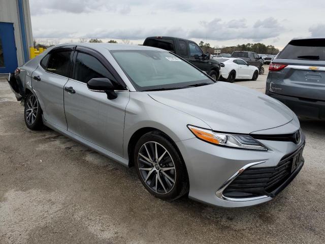2022 TOYOTA CAMRY XLE 4T1F11AK5NU014632