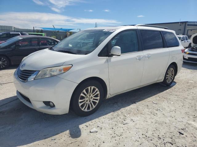 2016 TOYOTA SIENNA XLE 5TDYK3DC7GS764485
