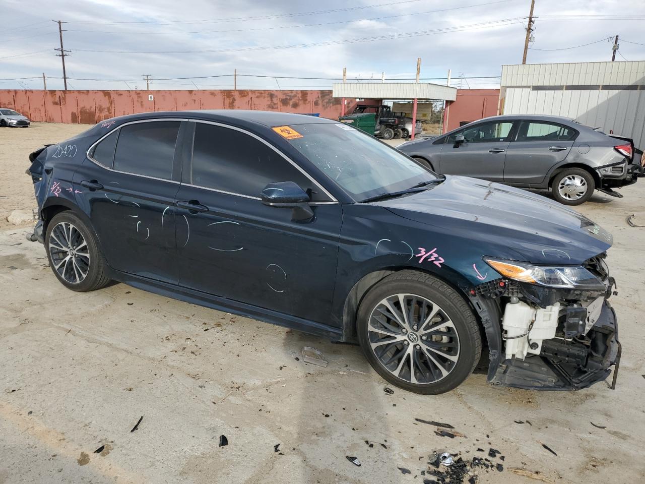 4T1B11HK1JU611436 2018 Toyota Camry L