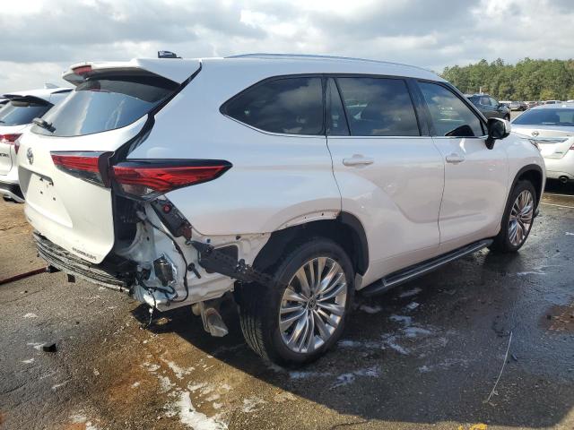 VIN 5TDKDRAH6PS507773 2023 Toyota Highlander, L no.3