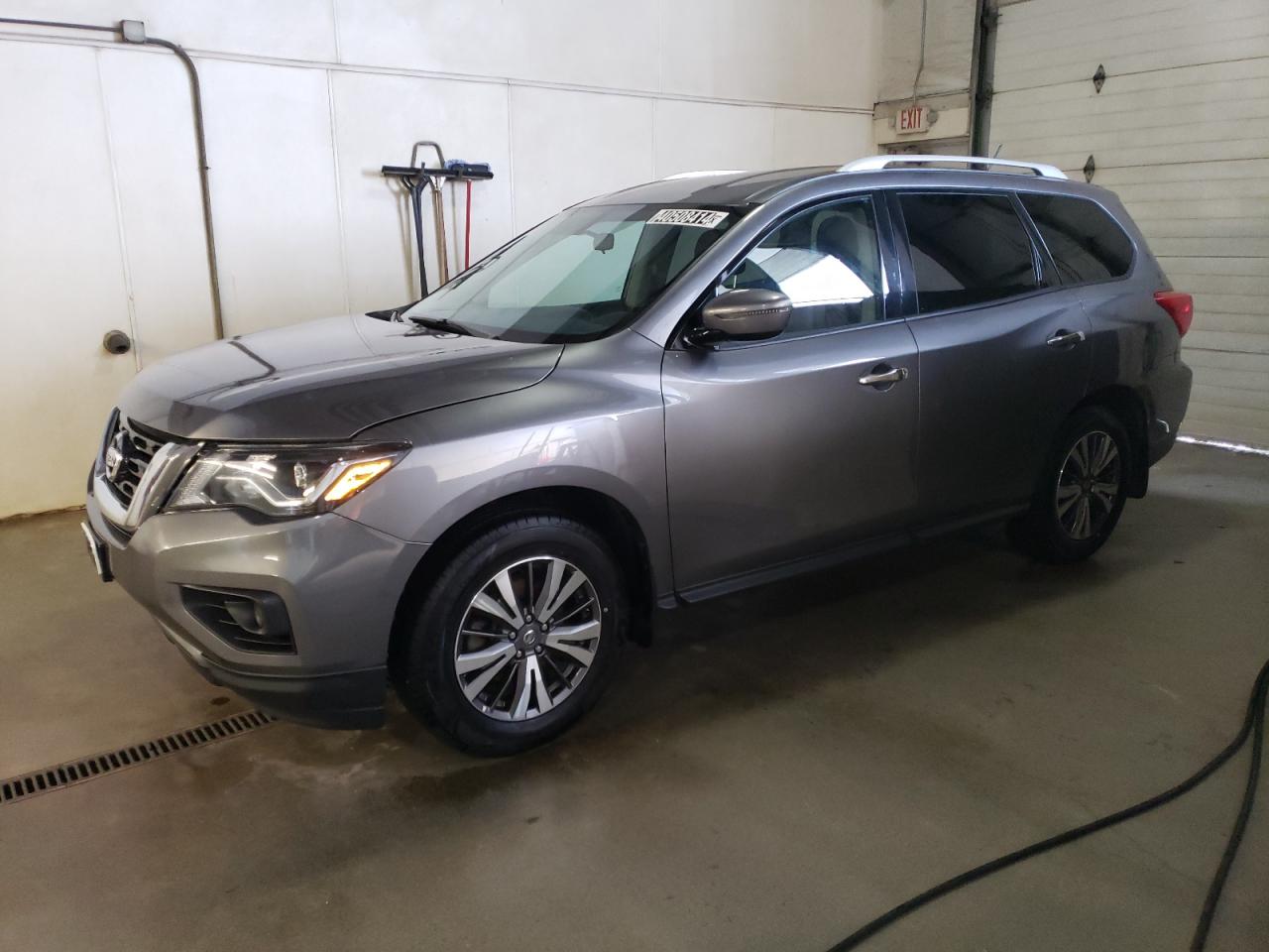 Lot #2486988465 2017 NISSAN PATHFINDER