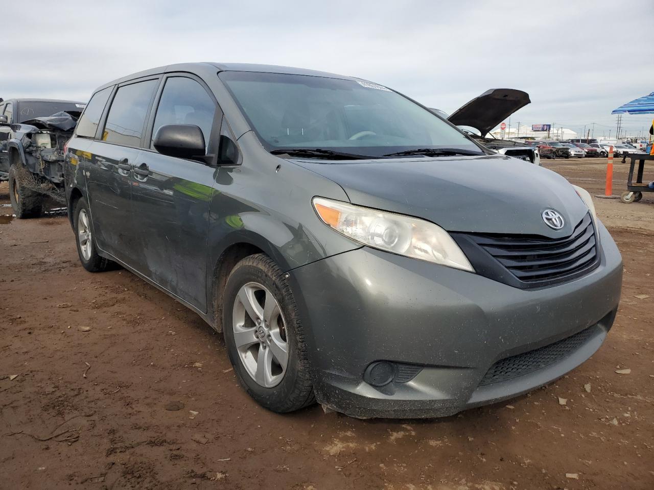 5TDZK3DC8DS315090 2013 Toyota Sienna