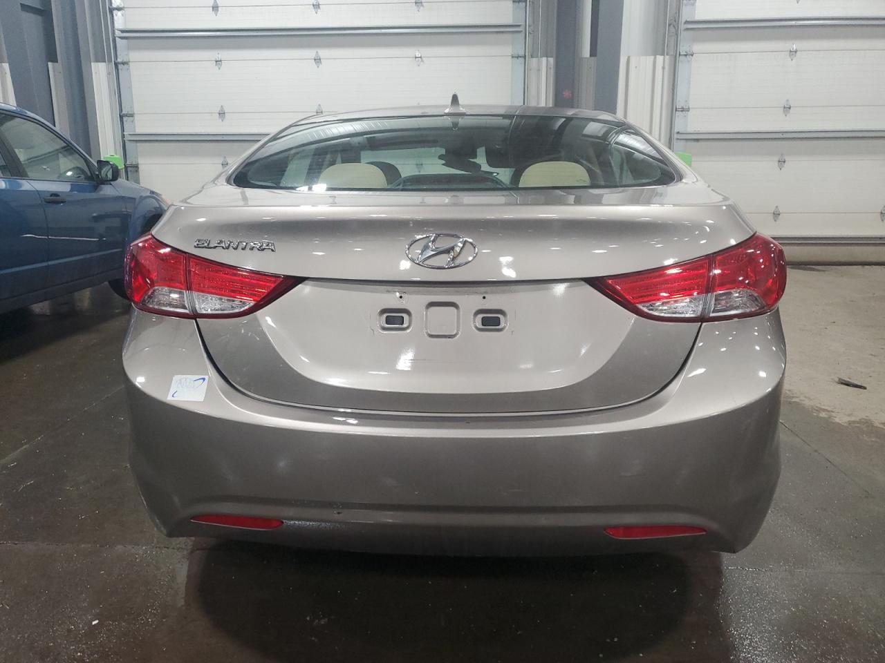 2013 Hyundai Elantra Gls vin: 5NPDH4AE8DH387109