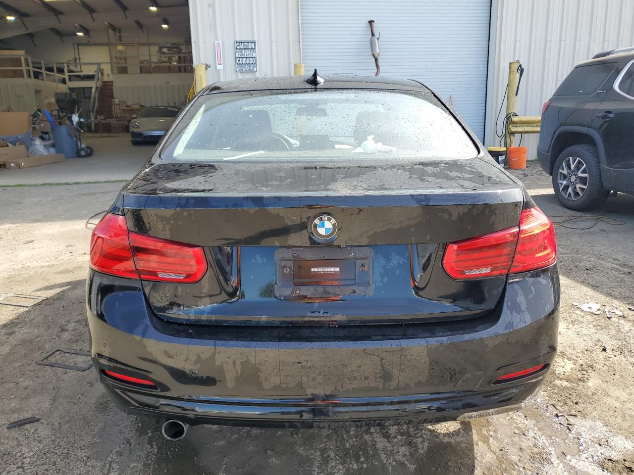 WBA8E5G33HNU43532 2017 BMW 320 Xi