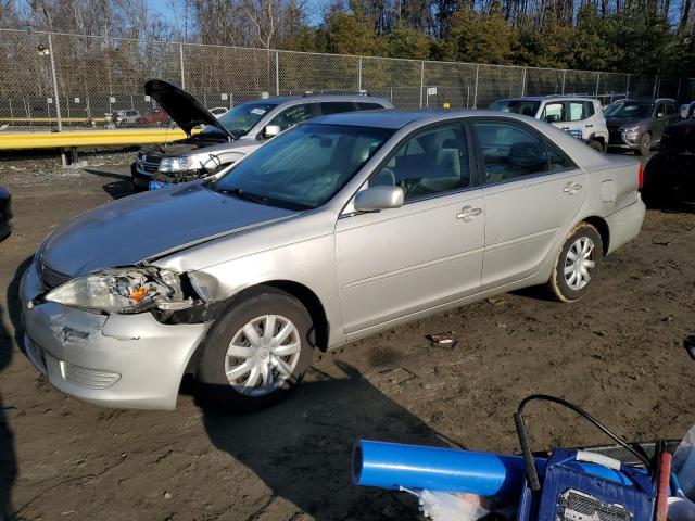 Lot #2339152514 2004 TOYOTA CAMRY LE salvage car