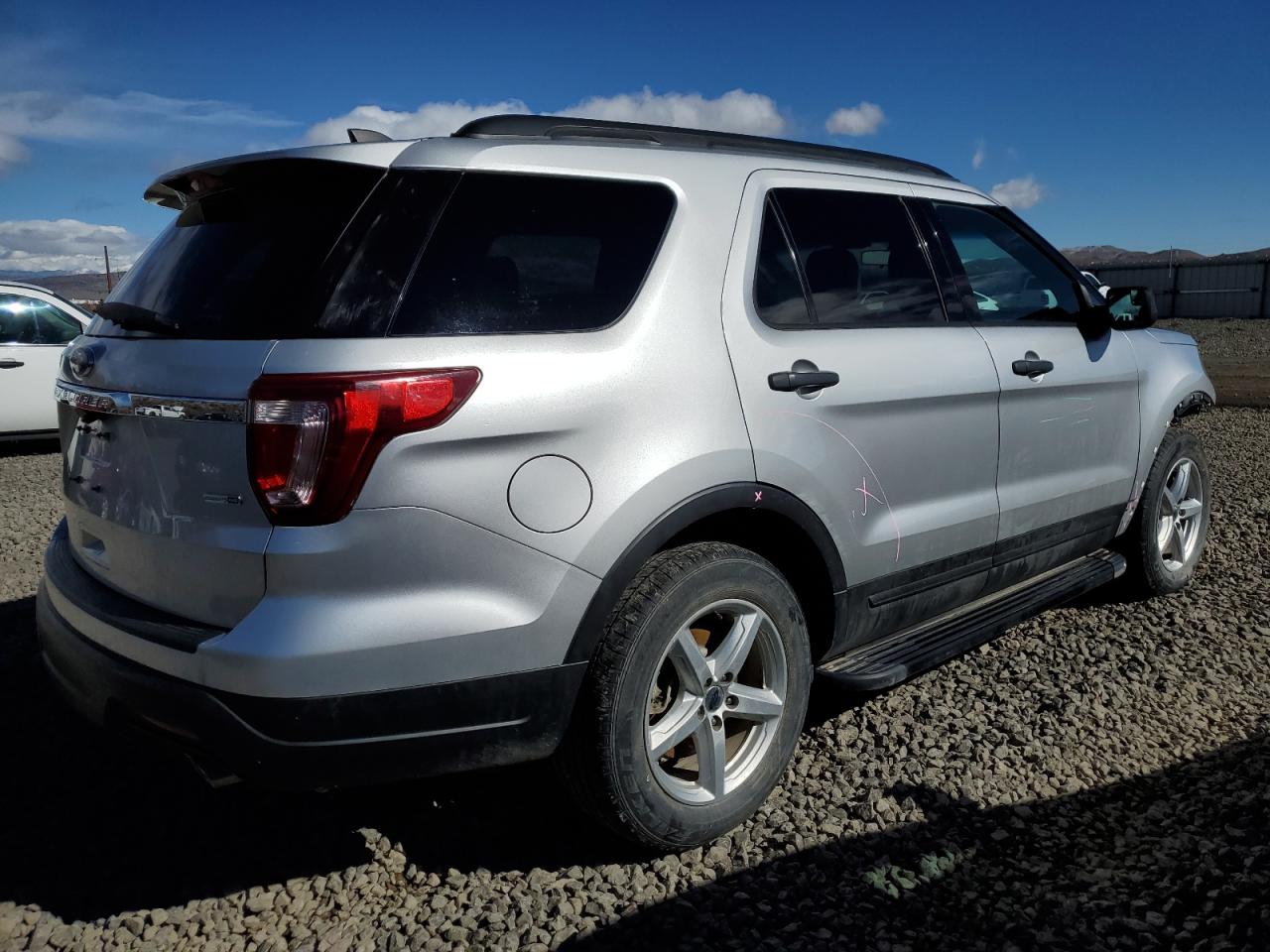 2018 Ford Explorer vin: 1FM5K8BH7JGB66084