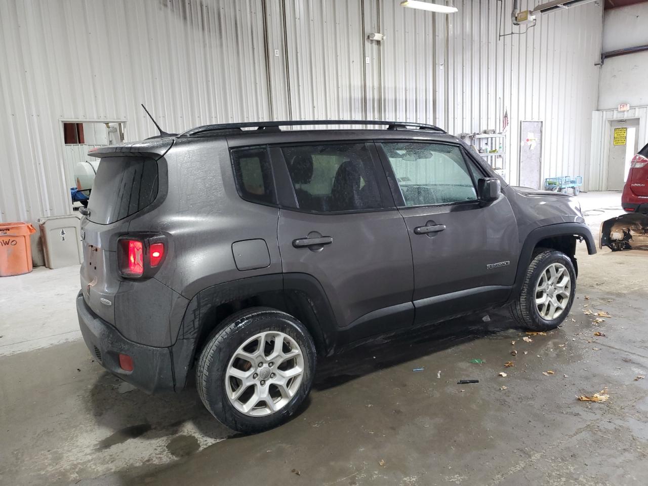 2017 Jeep Renegade Latitude vin: ZACCJBBB8HPG03014