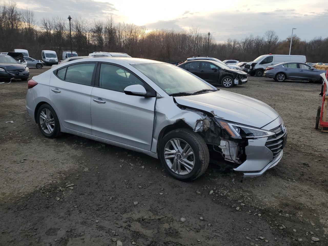 2019 Hyundai Elantra Sel vin: KMHD84LF1KU741962