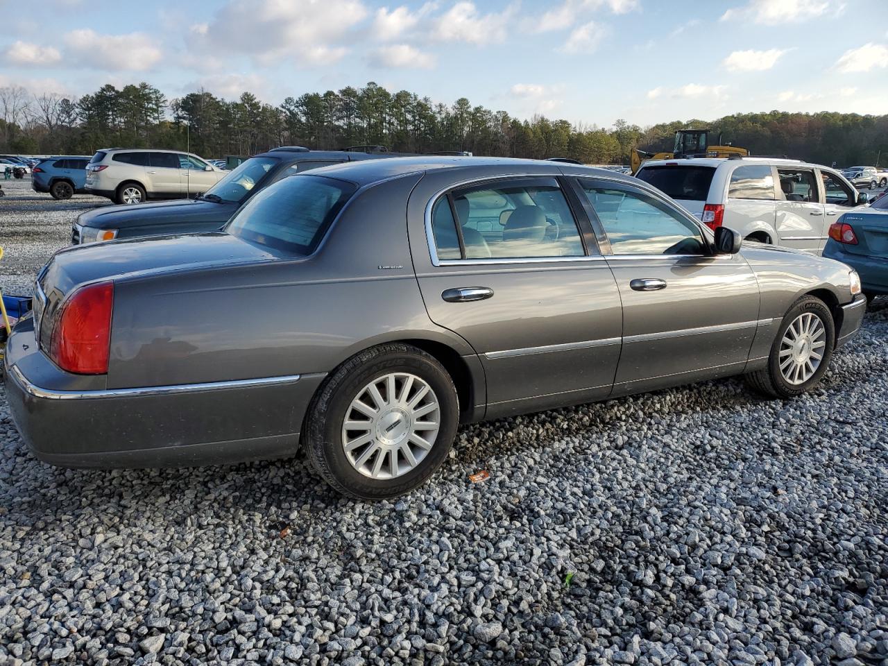 1LNHM81W43Y619582 2003 Lincoln Town Car Executive