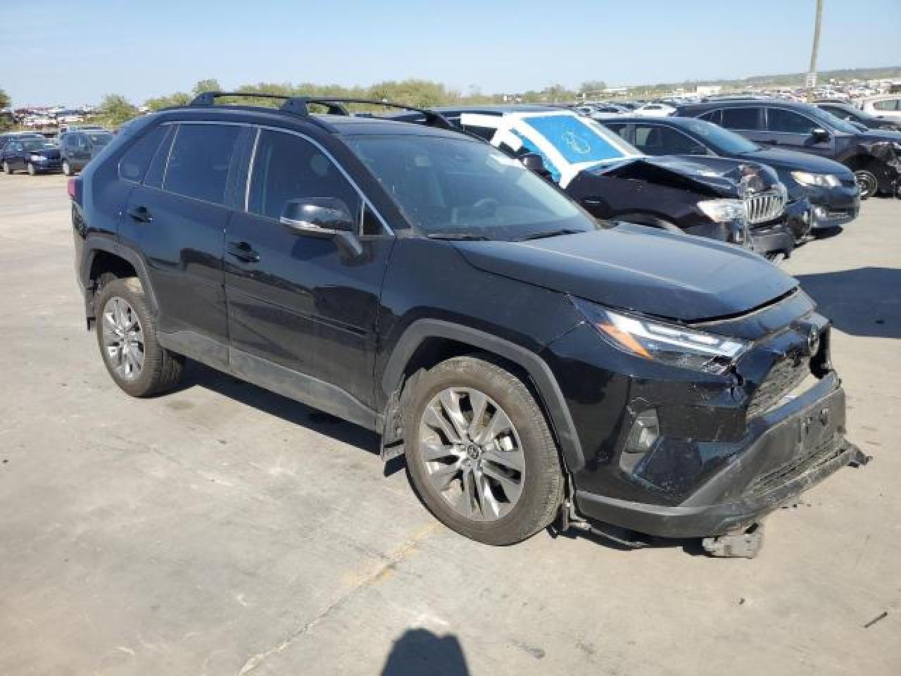 2T3C1RFV7NC204865 2022 Toyota Rav4 Xle Premium