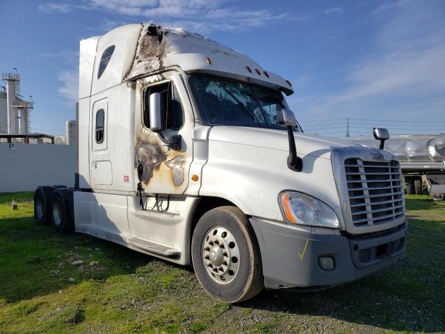 Lot #2371253756 2017 FREIGHTLINER CASCADIA 1 salvage car