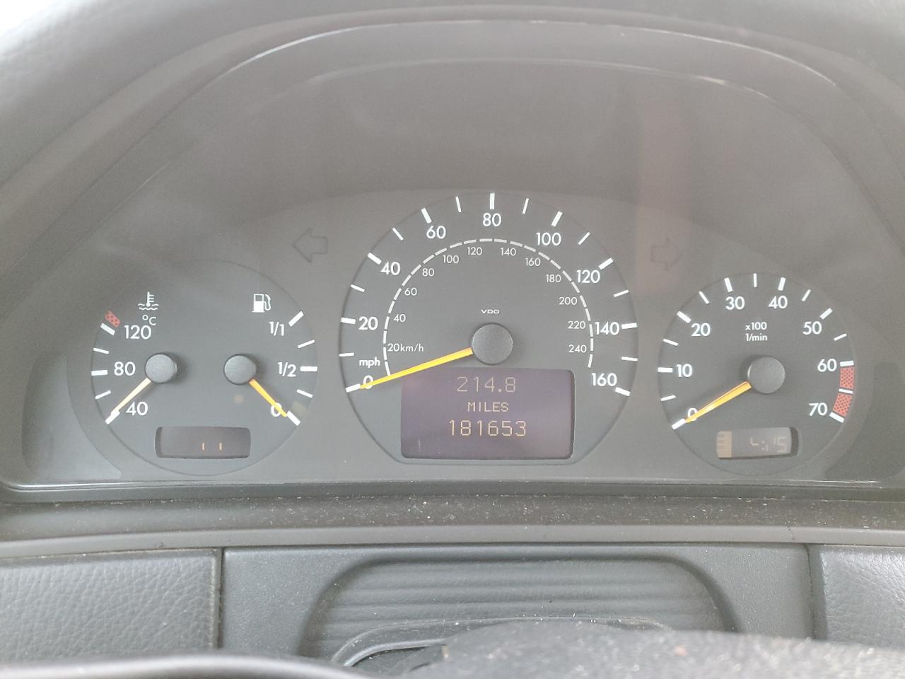 WDBJH82J6YX037119 2000 Mercedes-Benz E 320 4Matic