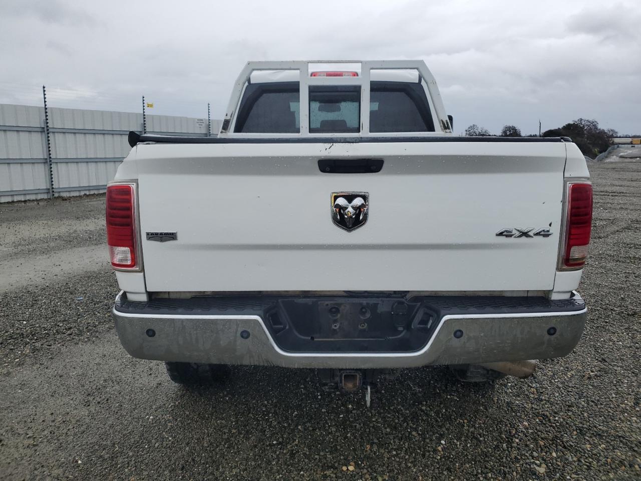 3C6UR5FL6FG692198 2015 Ram 2500 Laramie