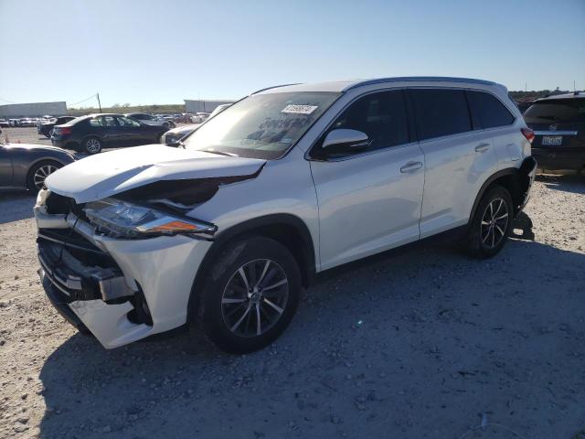 VIN 5TDKZRFH8KS320571 2019 Toyota Highlander, SE no.1