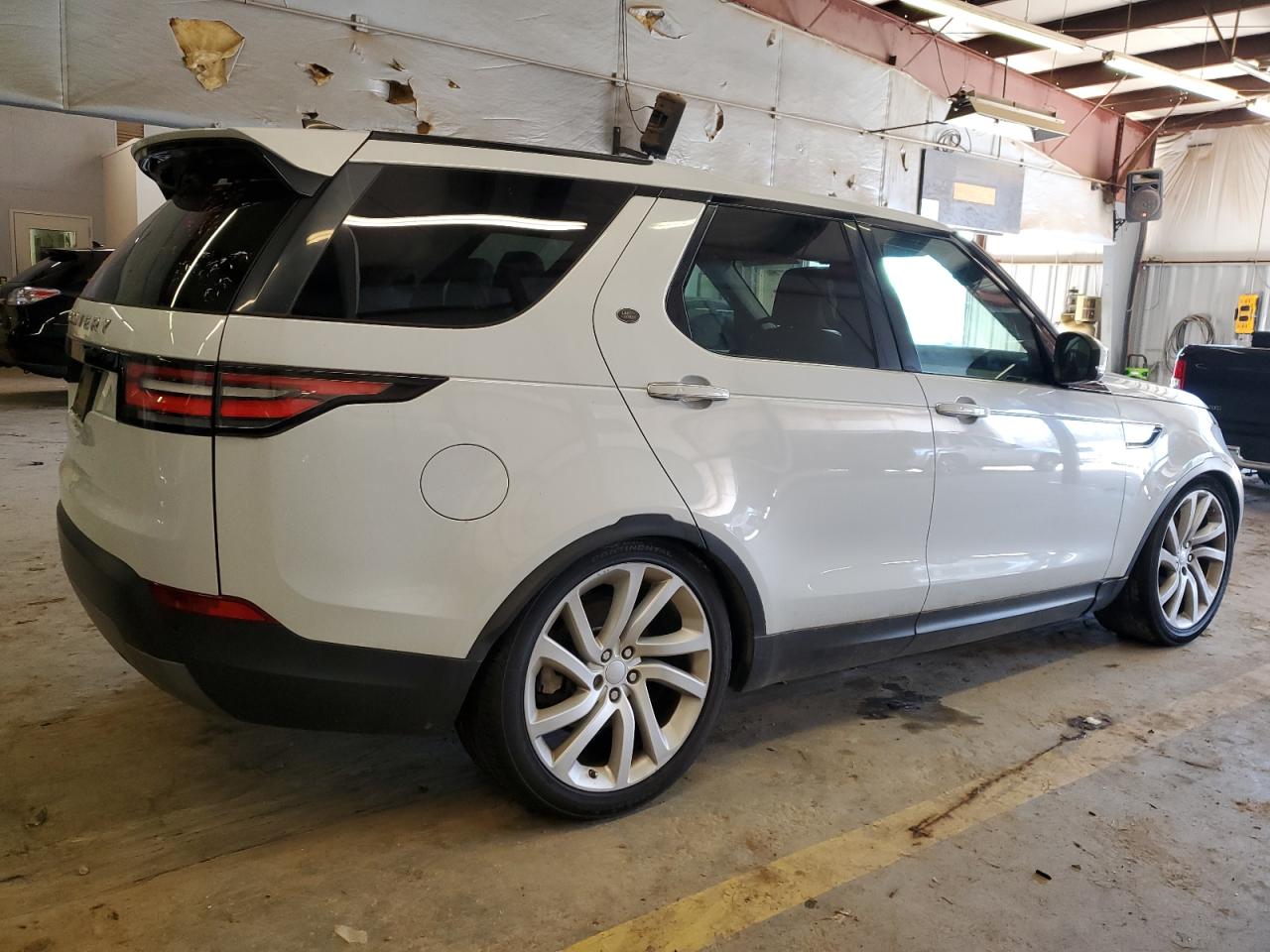 Lot #2339972331 2017 LAND ROVER DISCOVERY