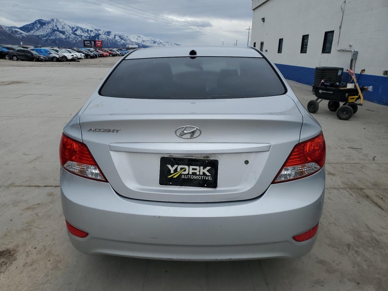 KMHCU4AE6EU746340 2014 Hyundai Accent Gls