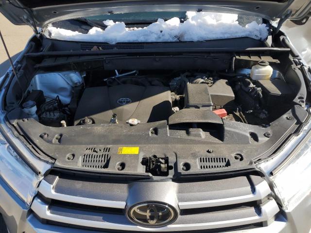 VIN 5TDBZRFH5KS969566 2019 Toyota Highlander, LE no.12