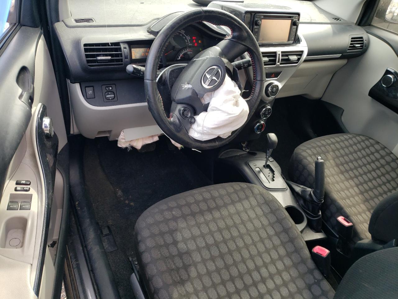 JTNJJXB06DJ025682 2013 Toyota Scion Iq