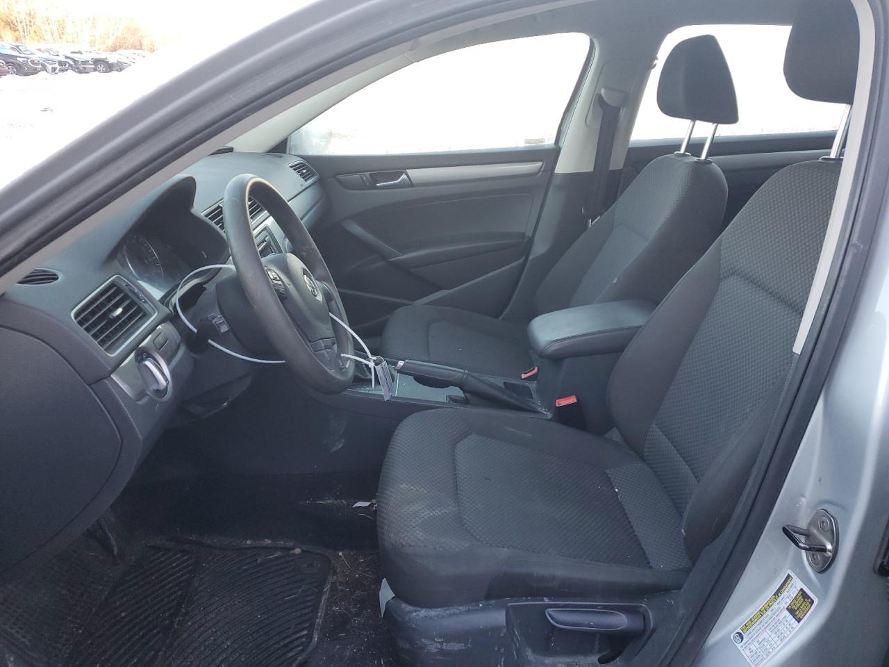 1VWAP7A31CC051105 2012 Volkswagen Passat S