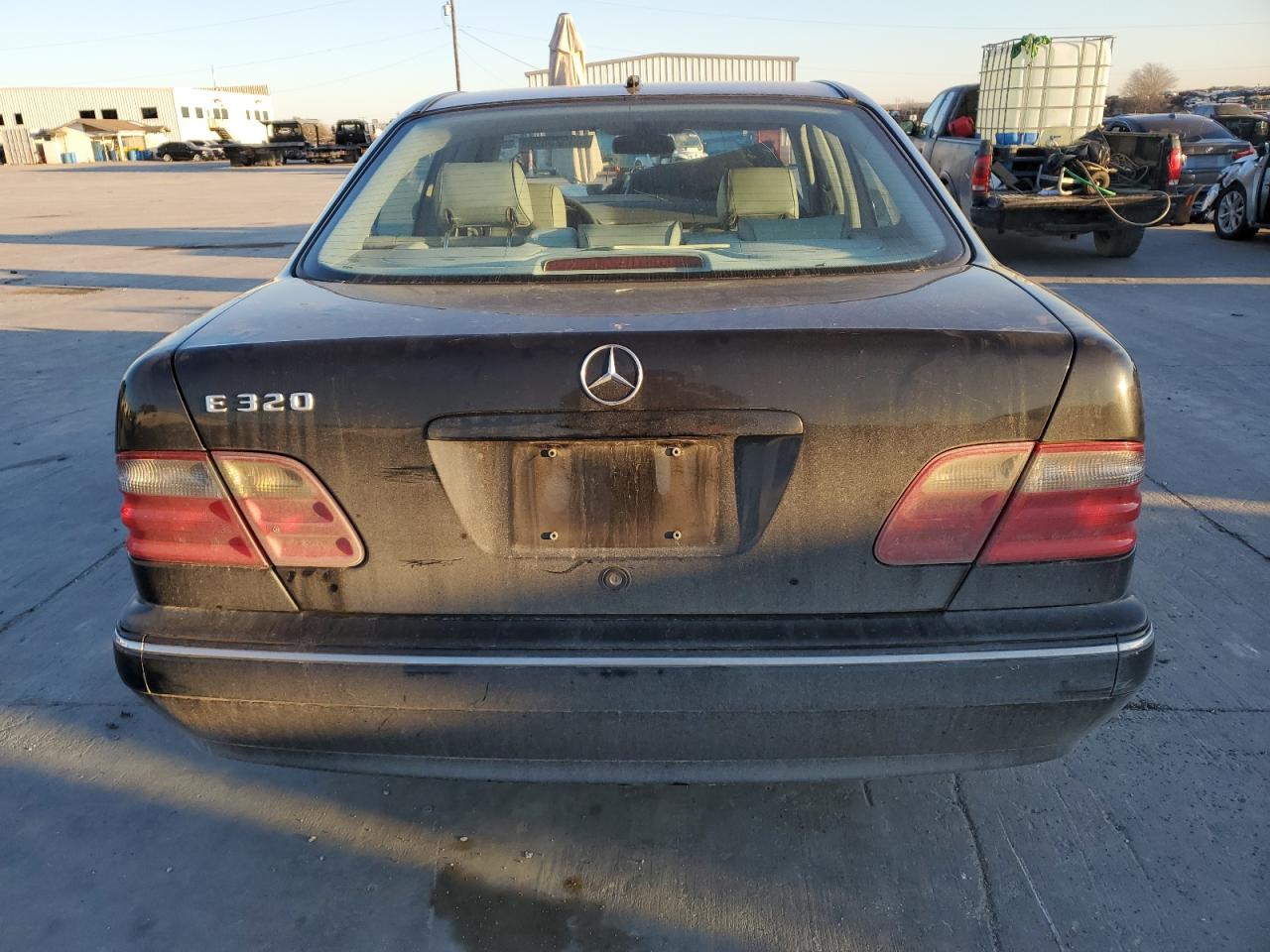 WDBJF65G0YA966557 2000 Mercedes-Benz E 320