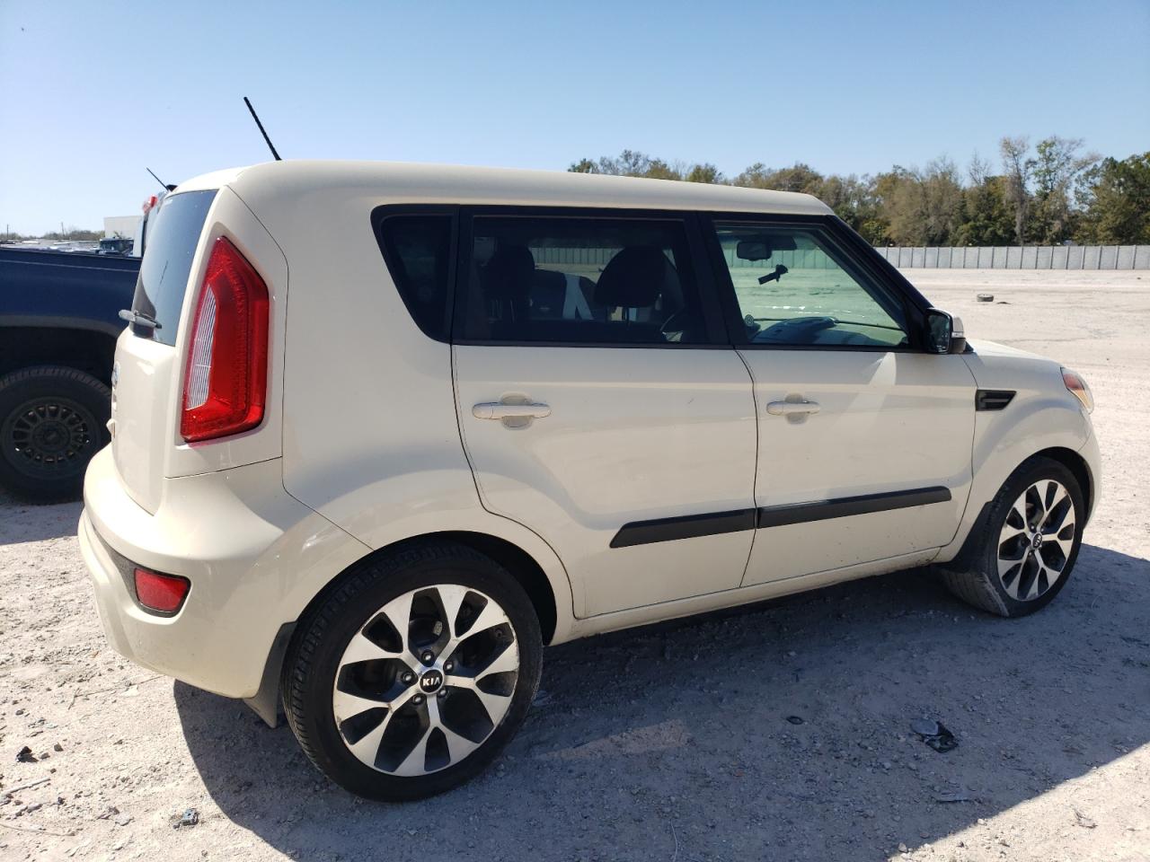 KNDJT2A65D7521951 2013 Kia Soul +