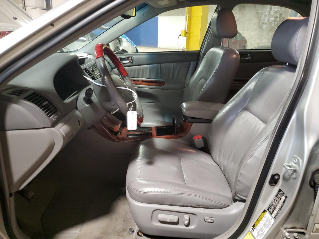 4T1BF30K25U598064 2005 Toyota Camry Le