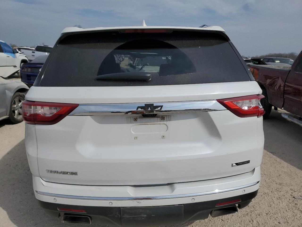 1GNERKKW0JJ127536 2018 Chevrolet Traverse Premier