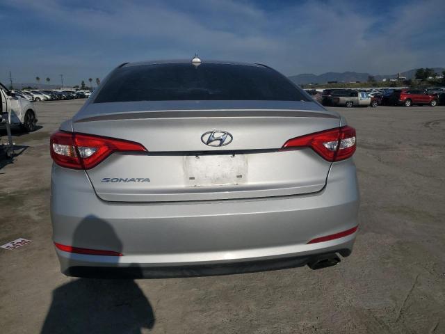 2015 HYUNDAI SONATA SE 5NPE24AF4FH022704