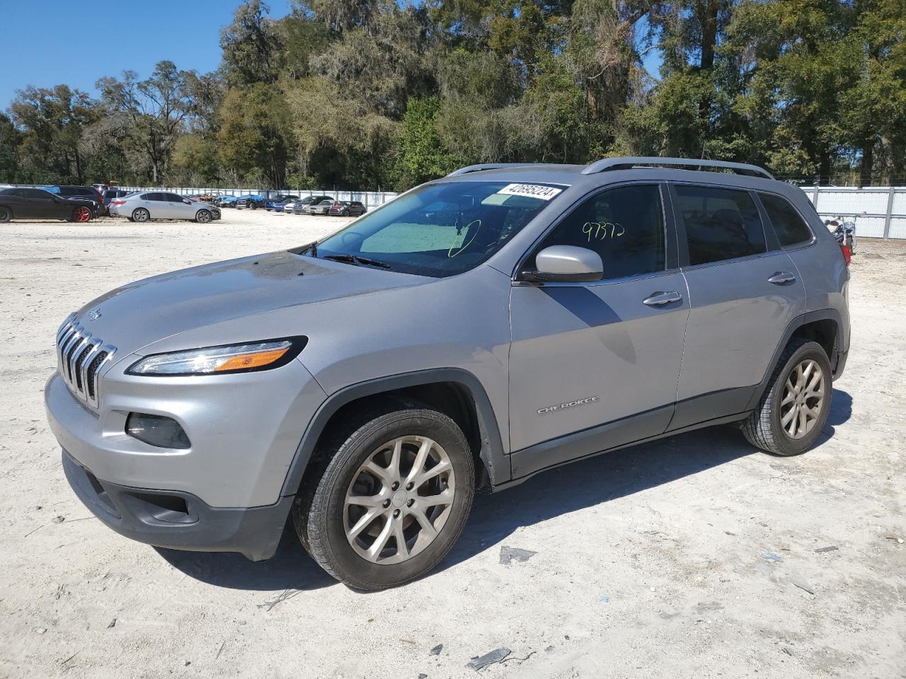 2018 Jeep Cherokee Latitude vin: 1C4PJLCB8JD511119