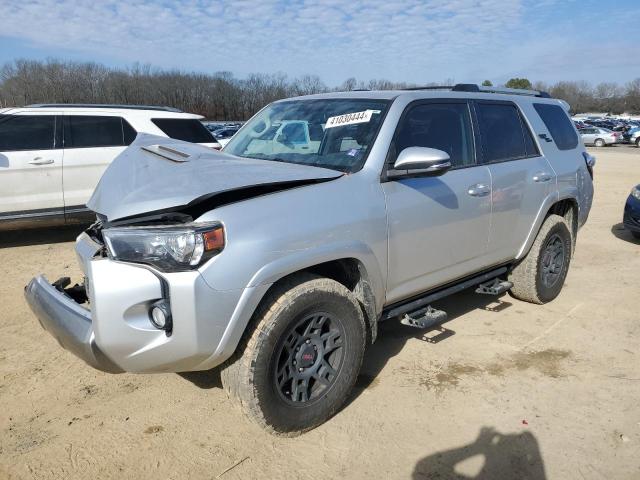 VIN WAUJ2AFC3DN133847 2018 TOYOTA 4RUNNER no.1