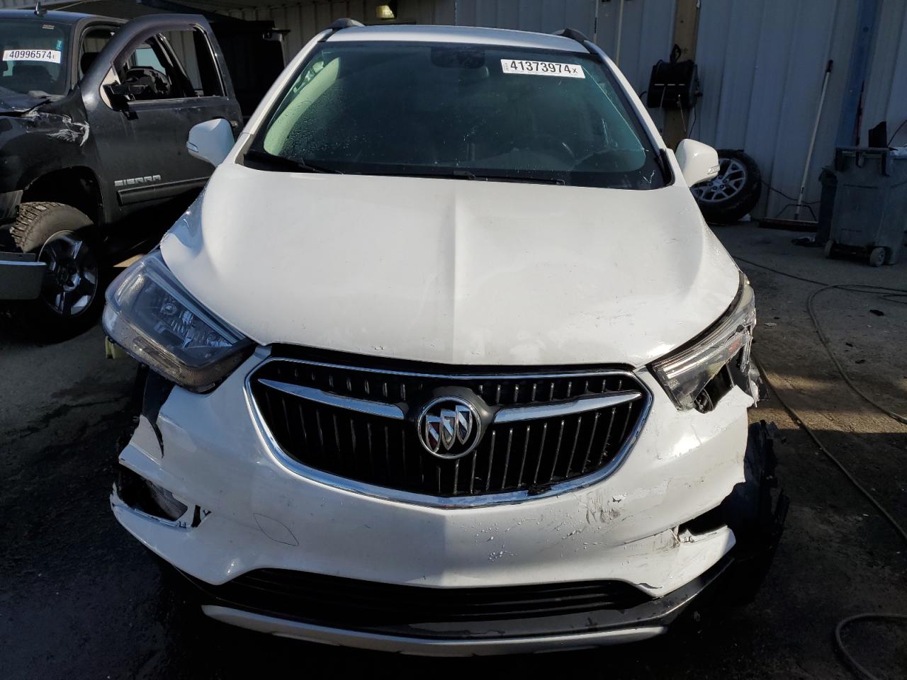 2018 Buick Encore Sport Touring vin: KL4CJ1SB1JB593592