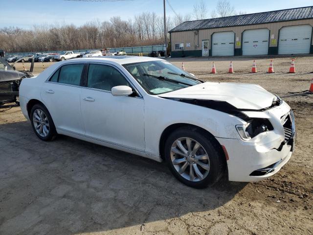 VIN 2C3CCARG9GH182902 2016 CHRYSLER 300 no.4