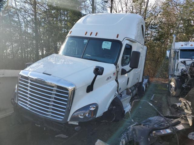 Lot #2341174162 2019 FREIGHTLINER CASCADIA 1 salvage car