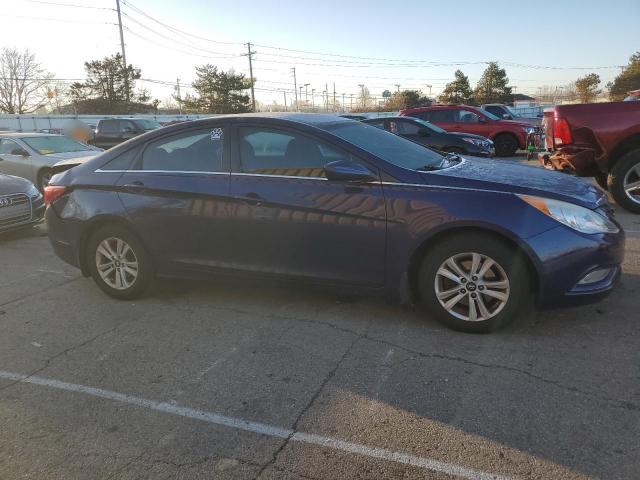 VIN 4T1B11HK8KU269923 2019 Toyota Camry, LE no.4