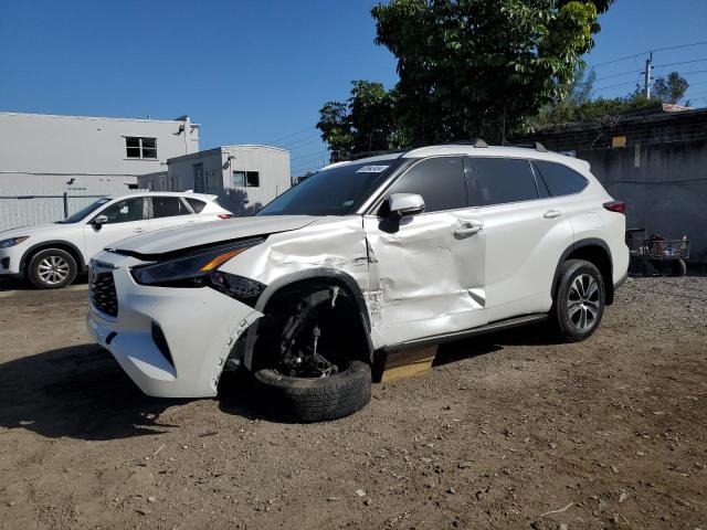 VIN 5TDGZRAH2MS522452 2021 Toyota Highlander, Xle no.1