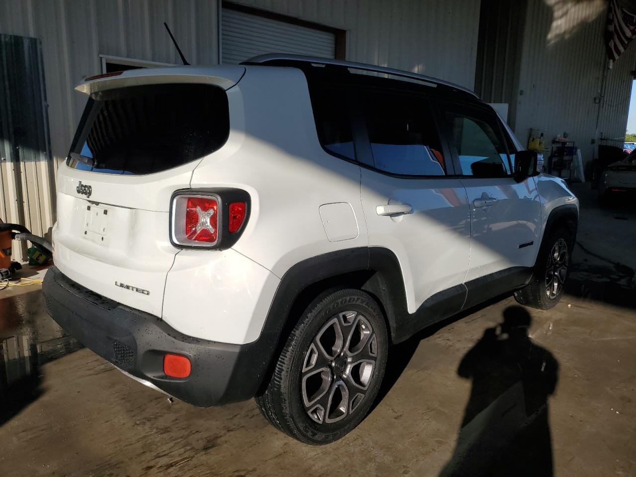 2017 Jeep Renegade Limited vin: ZACCJADB1HPE43095