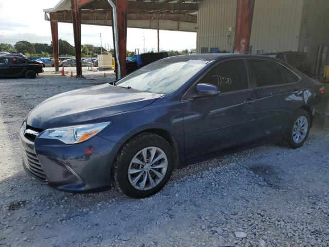 Lot #2471363061 2017 TOYOTA CAMRY LE salvage car