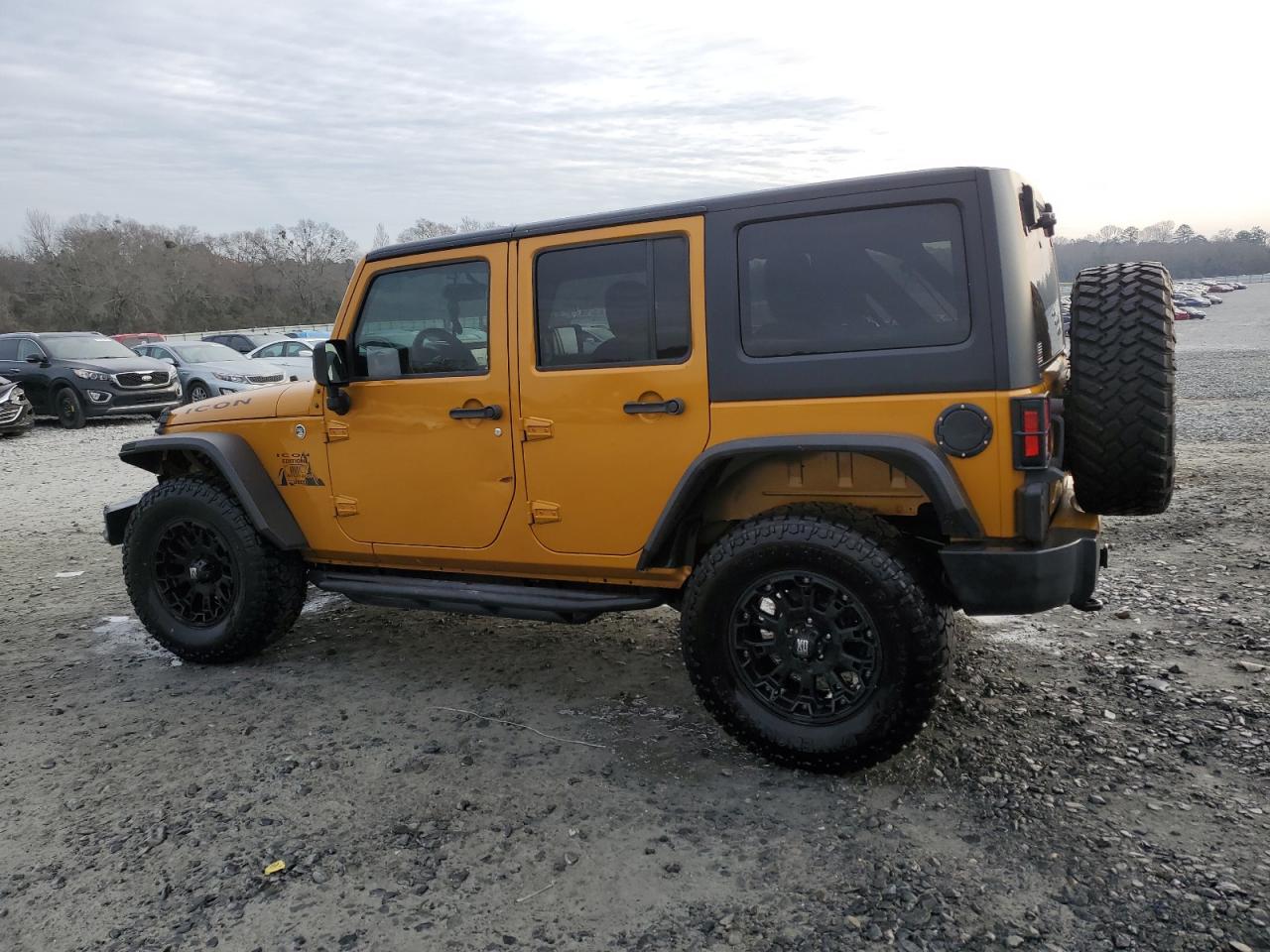 1C4BJWDG2EL277299 2014 Jeep Wrangler Unlimited Sport